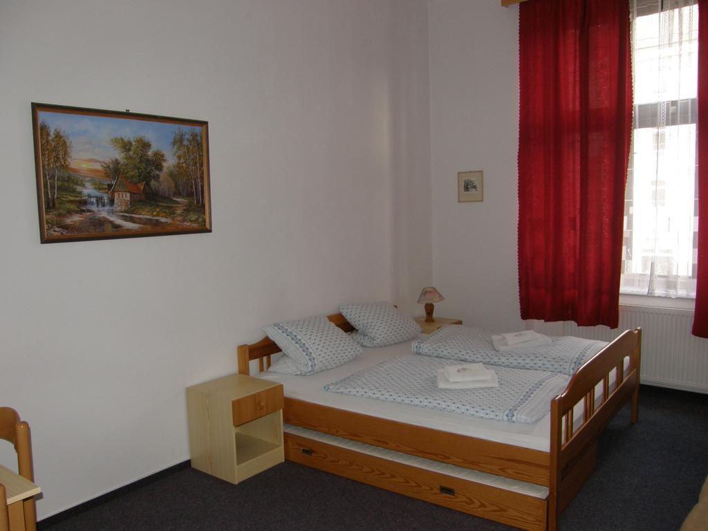 Hotel Filip Ceske Budejovice Room photo